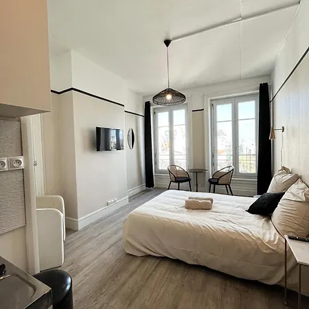 Atthos Apartment *